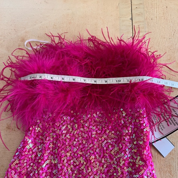 B DARLIN Feathered & Sequined Bodycon Dress Medium - Picture 4 of 15